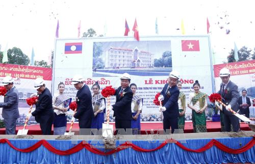 55 năm quan hệ Việt Nam - Lào: Khởi công trường Phổ thông Sithanaxay ảnh 2